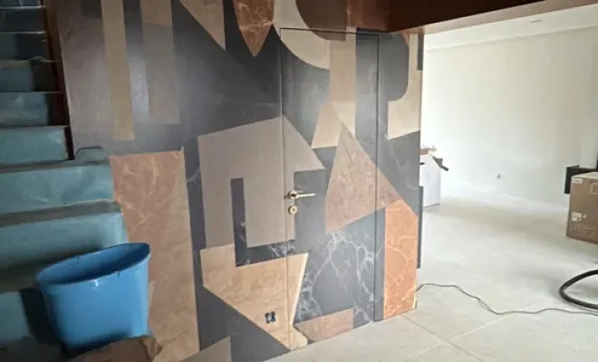 Pause tapisserie et peinture plafond dans une échoppe bordelaise, Bordeaux, Couleurs d'Aquitaine